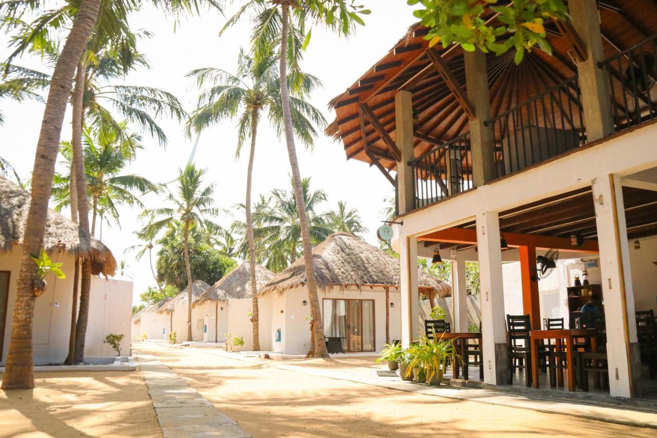 The Blue Lagoon Resort Kalpitiya Exterior foto